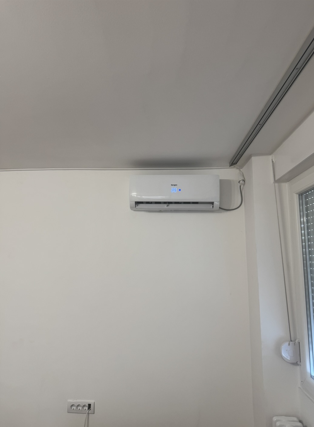 picture of air conditioner installation