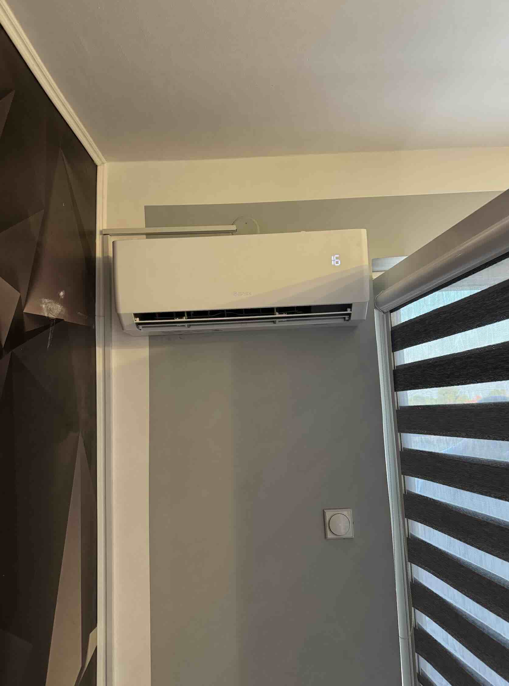 picture of air conditioner installation