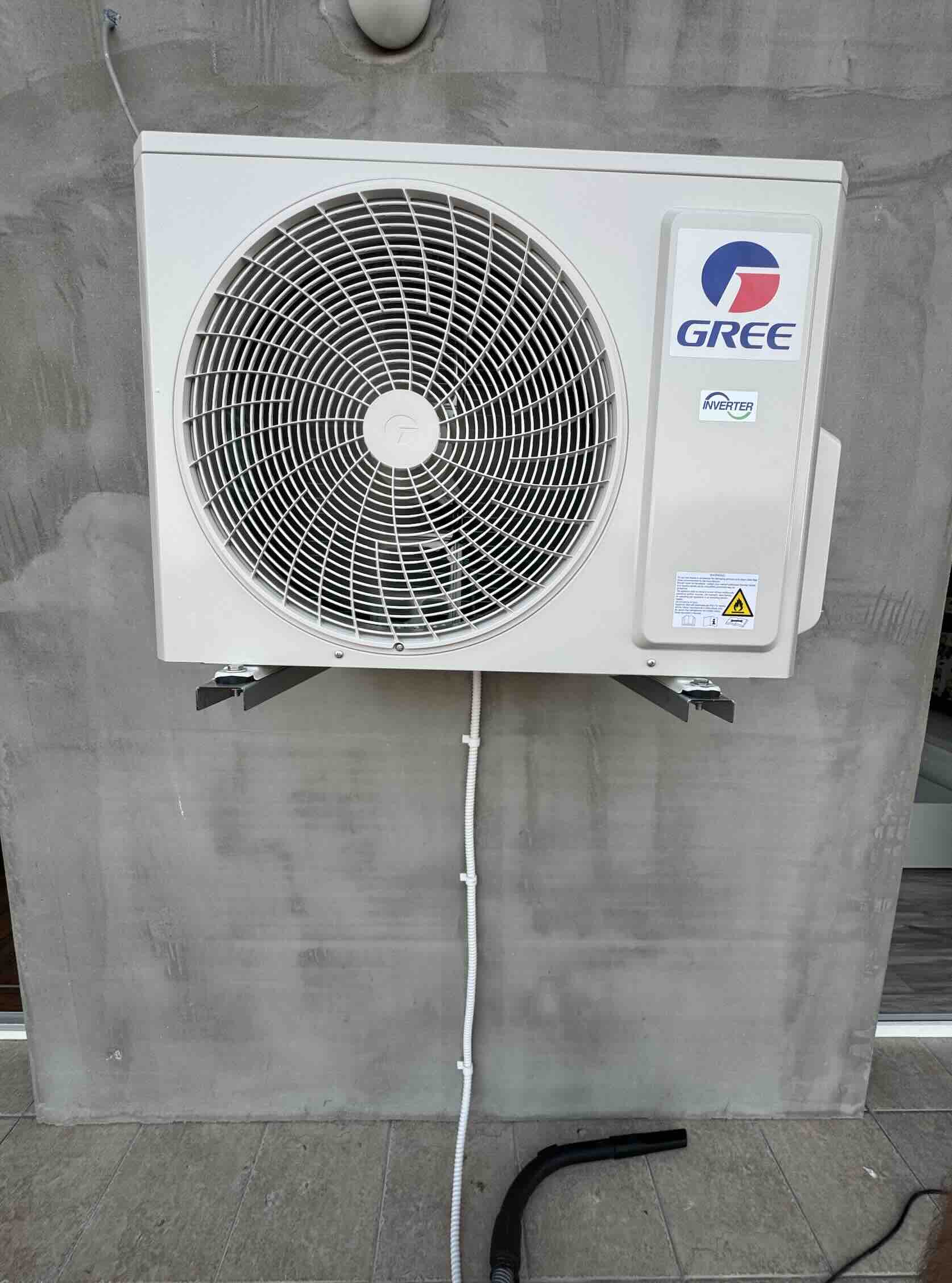 picture of air conditioner installation