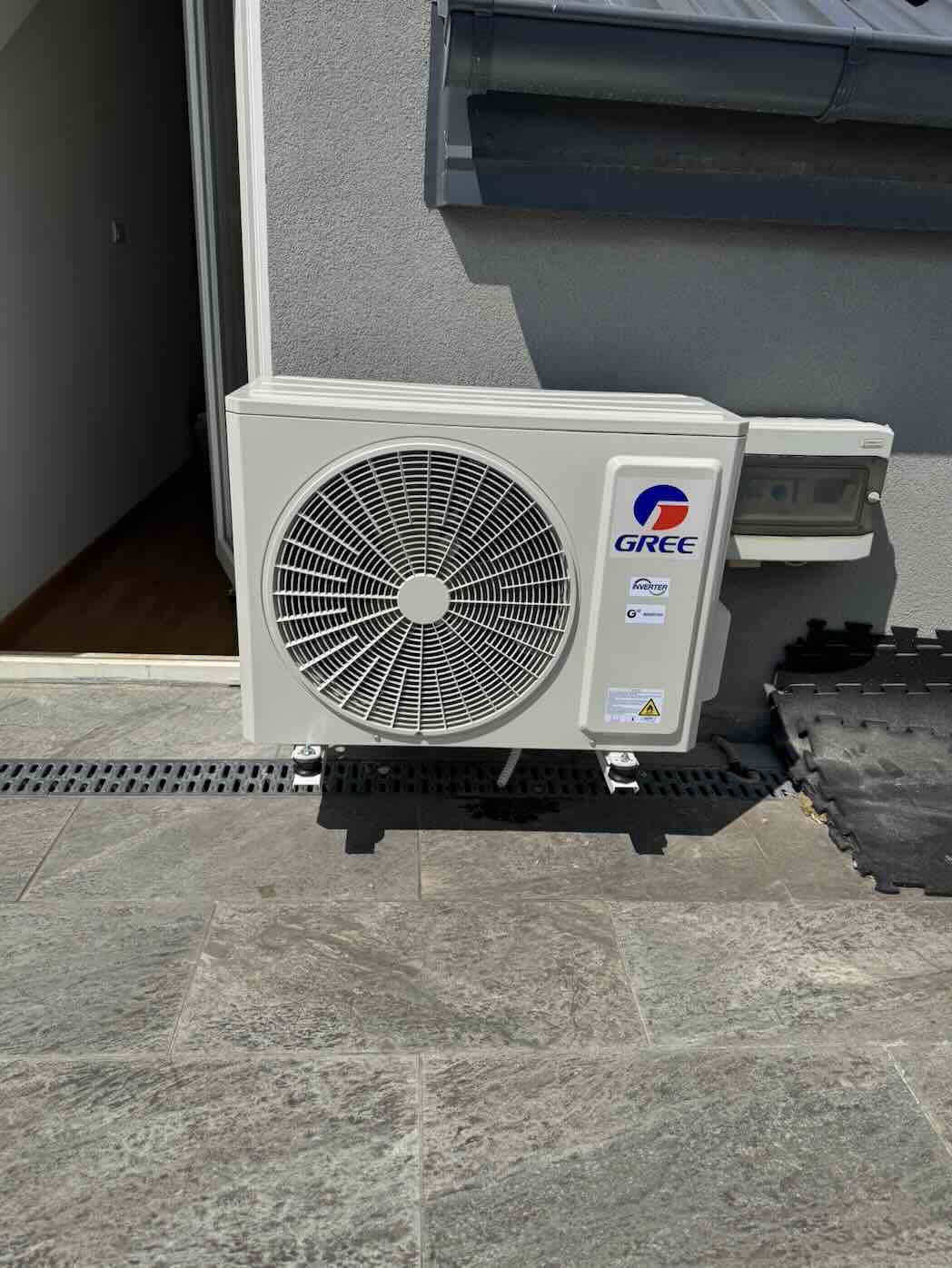 picture of air conditioner installation