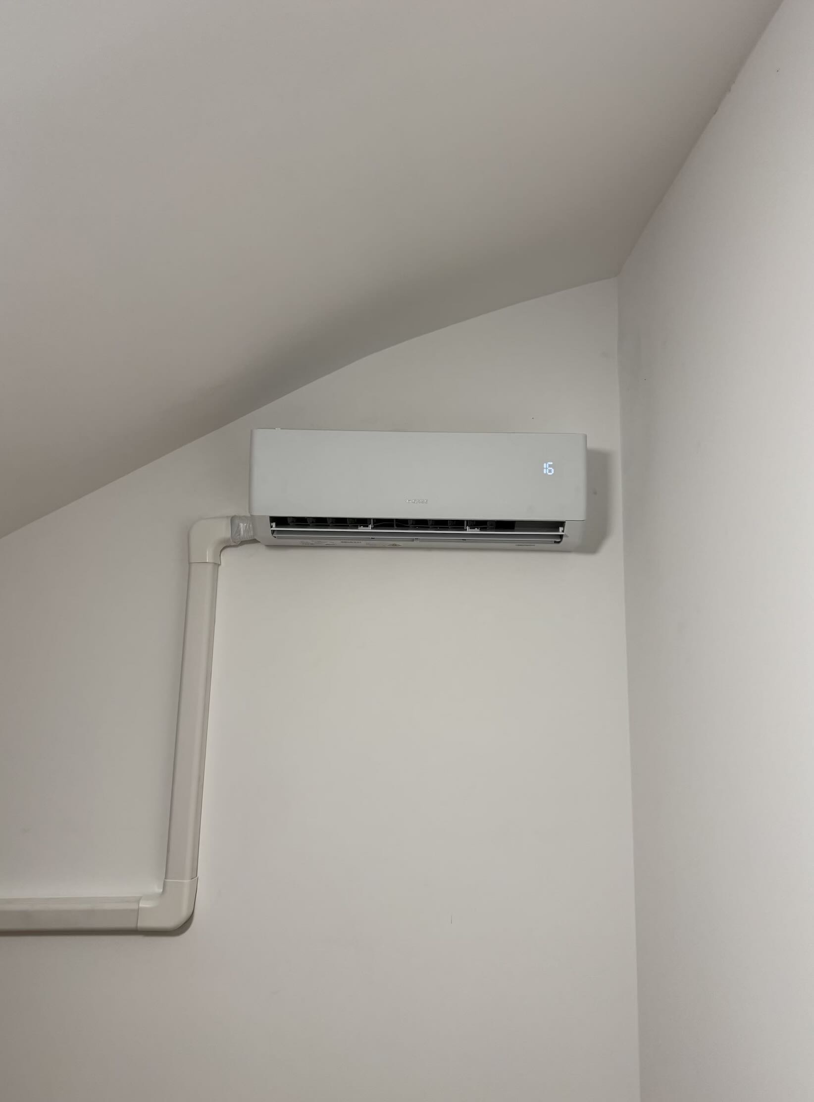 picture of air conditioner installation